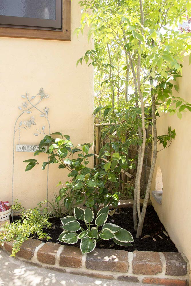 小屋をアトリエとショップとして利用する