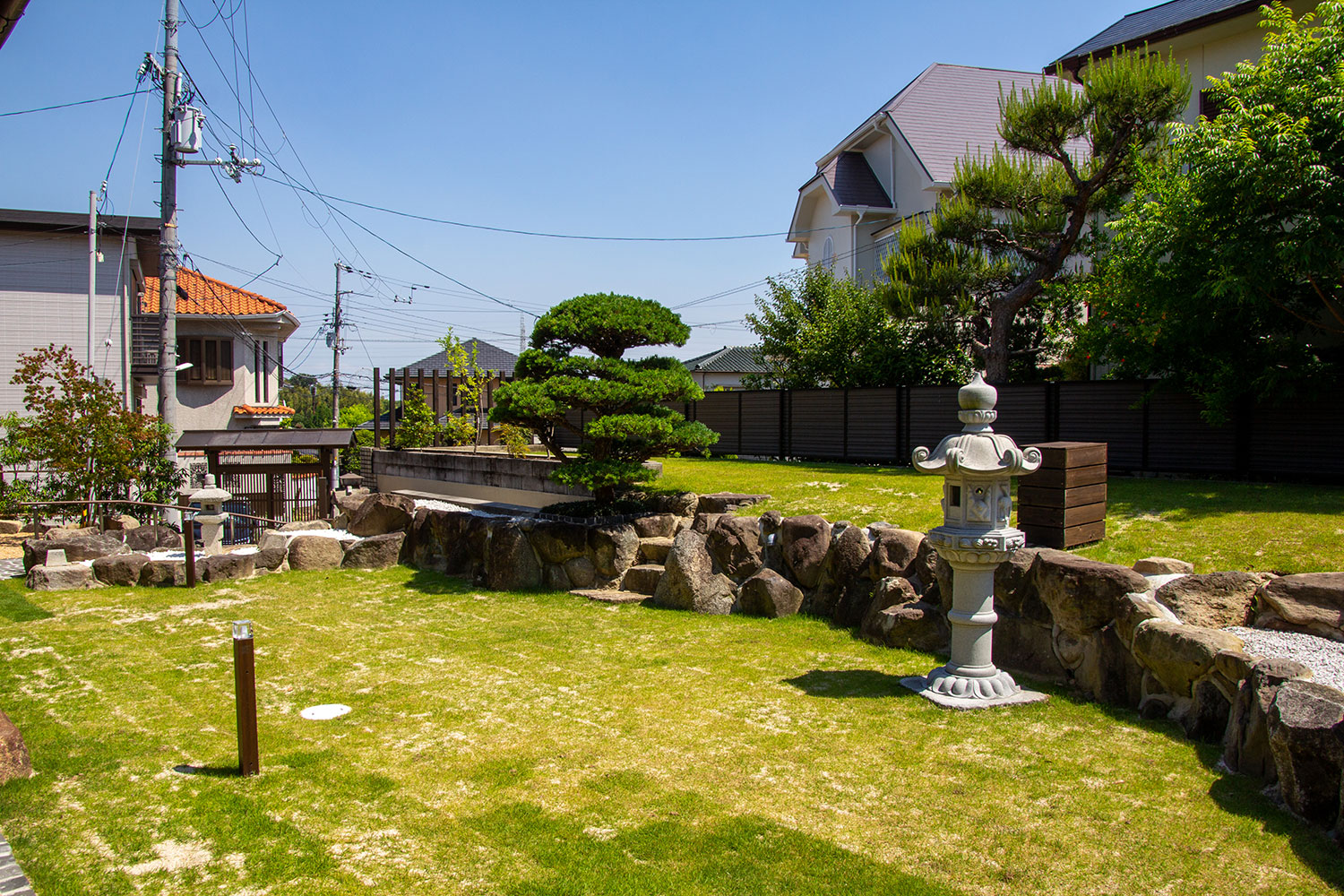 大きな日本庭園跡を使いやすい庭にリフォーム